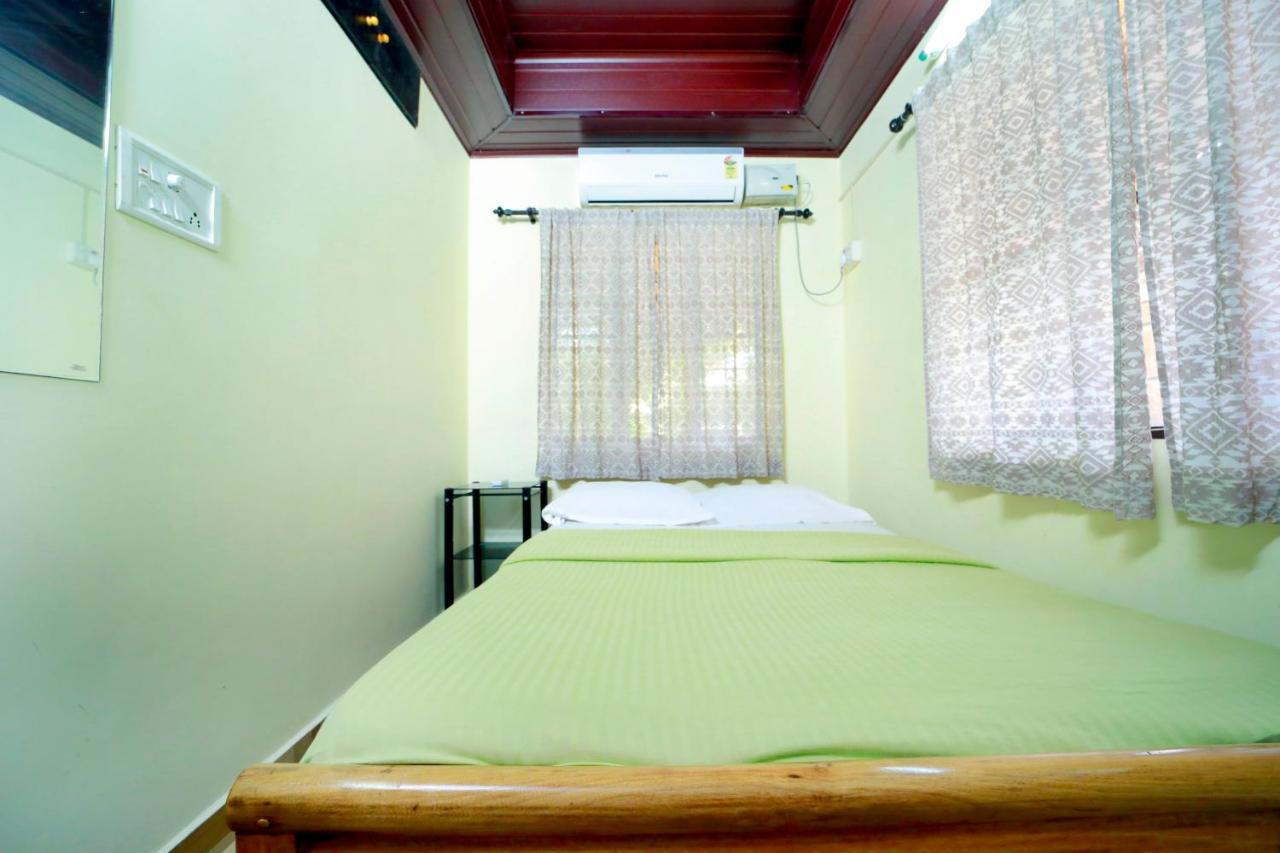 Villa Swasthi Griha à Aranmula Extérieur photo