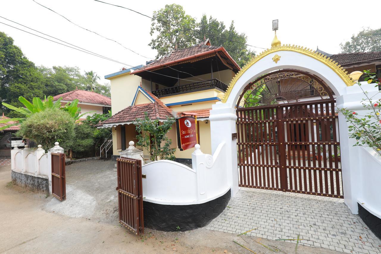 Villa Swasthi Griha à Aranmula Extérieur photo