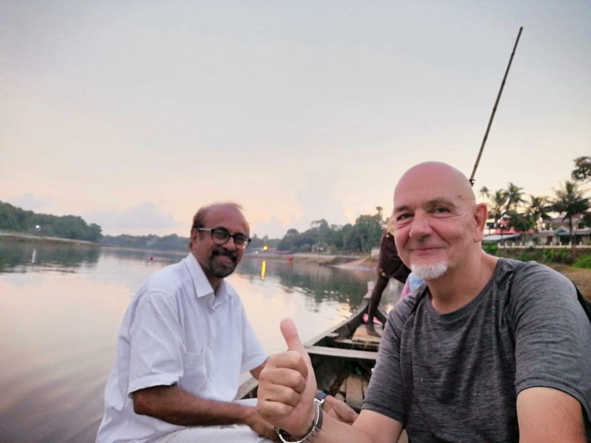 Villa Swasthi Griha à Aranmula Extérieur photo